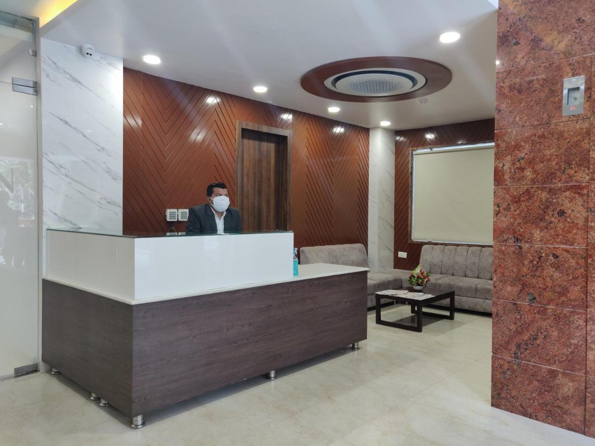 Hotel Sarvin Лакхнау Екстер'єр фото